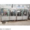 山东果汁饮料矿泉水设备，贴标套标机价格，全自动套管杀菌机